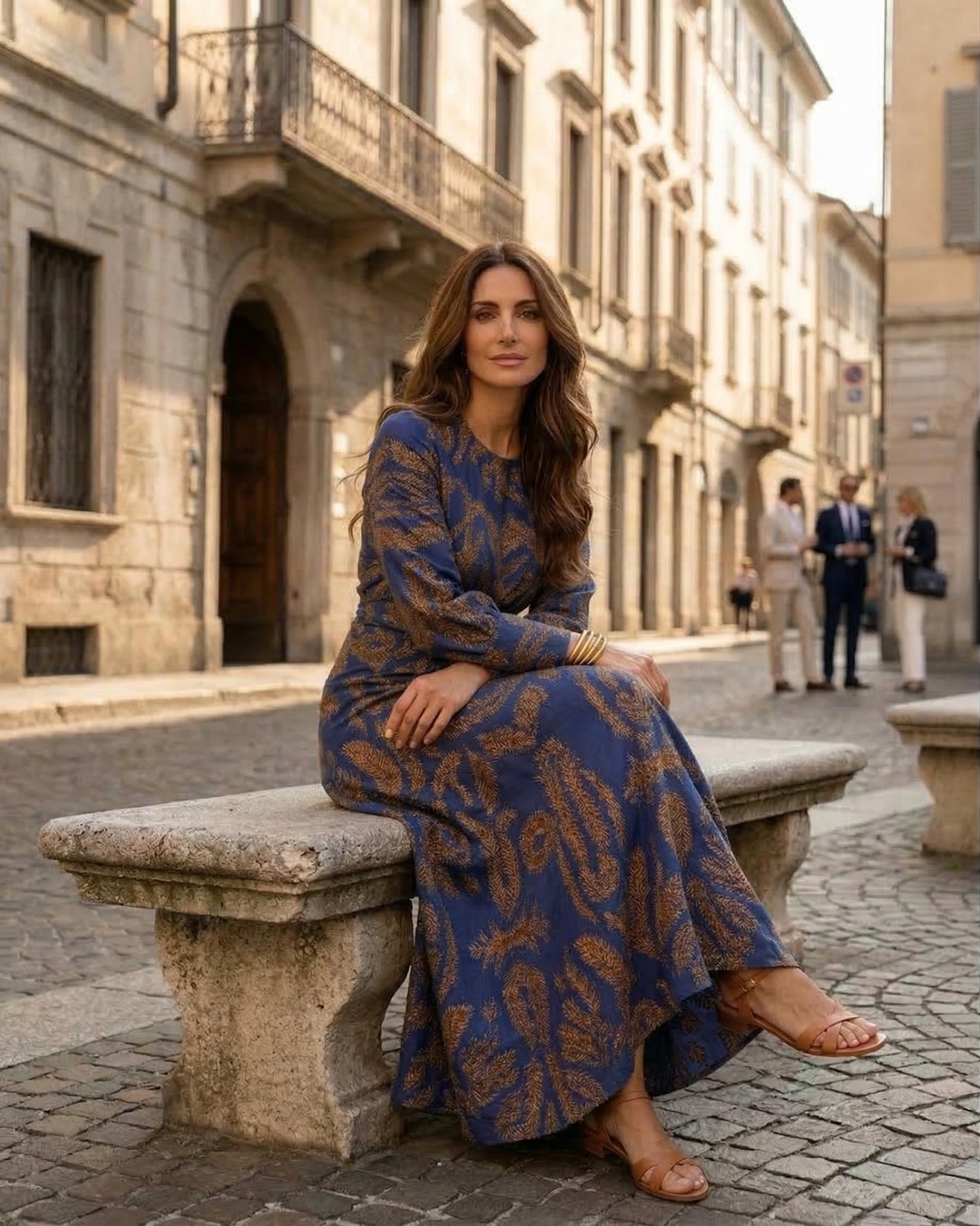Margot – Robe Midi Élégante avec Nœud à la Taille et Imprimé Artistique