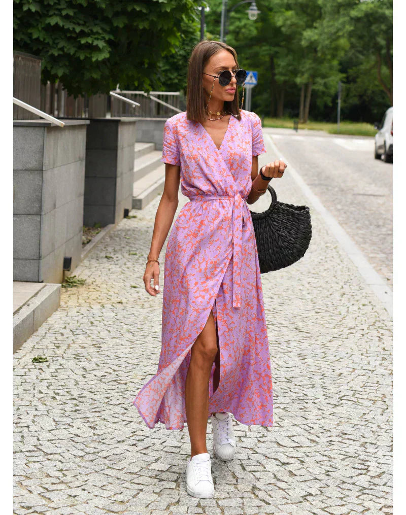 Julia – Robe Élégante avec Décolleté en V et Coupe Sculptante